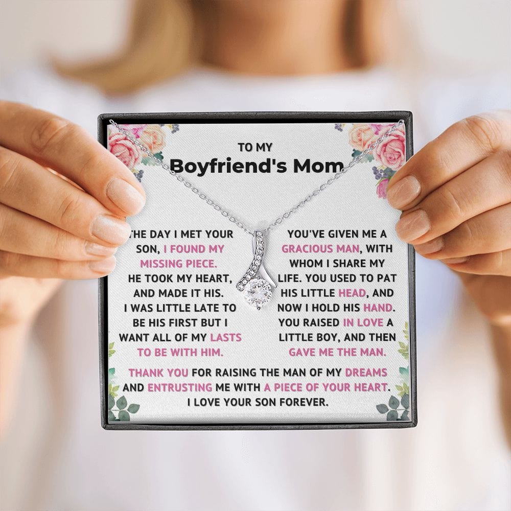 (Almost Sold Out) Boyfriend's Mom Necklace Gift