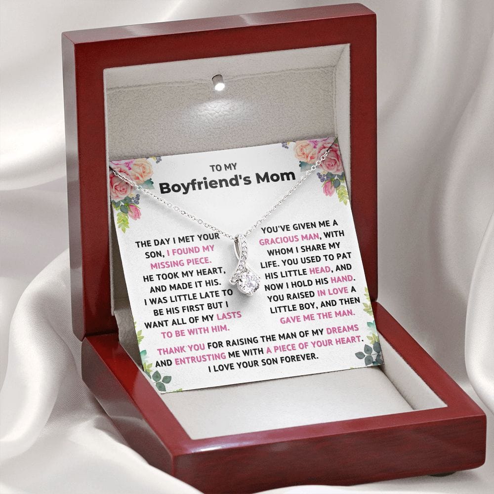 (Almost Sold Out) Boyfriend's Mom Necklace Gift